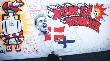 Christian-Eriksen-collapsed.jpg