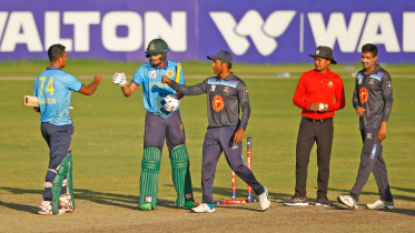 Legends of Rupganj vs Abahani.jpg