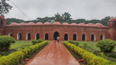 60-dome mosque.jpg