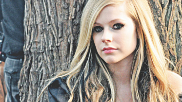 Avril.jpg