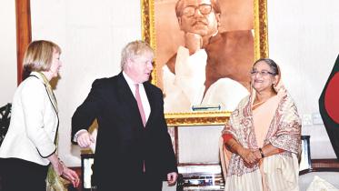 Boris Johnson calls on Hasina.jpg