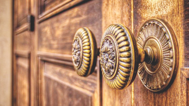 brass knobs.jpg