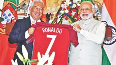 cr7 jursey.jpg