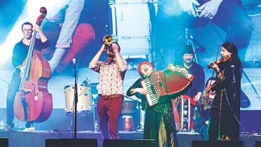 folk fest.jpg