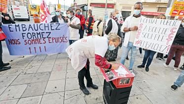 French-health-workers.jpg