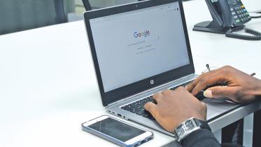 googling.jpg