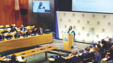 hasina un.jpg