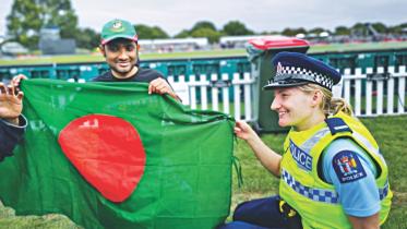 kiwi policemen.jpg