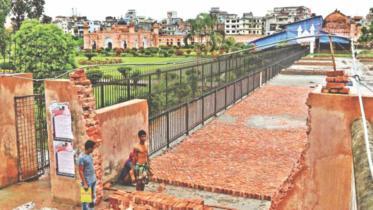 Lalbag fort