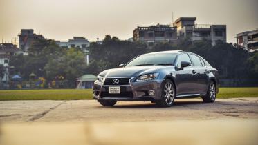 Lexus00.jpg