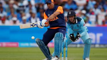 MS Dhoni.jpg