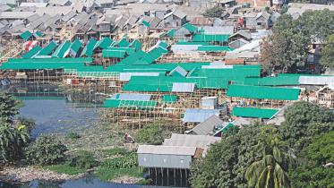 new look korail slum 1.jpg