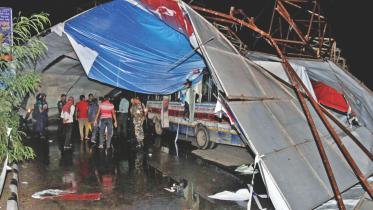 nor'wester collapses billbord 1.jpg