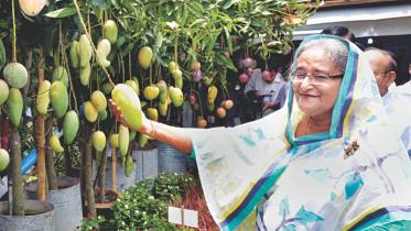 pm with mango.jpg