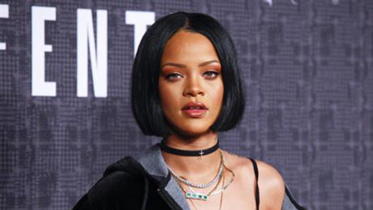 Rihanna-1WB.jpg