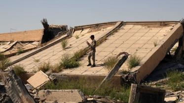 Saddam-tomb-wb.jpg