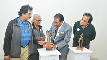 sculpture exhi.jpg