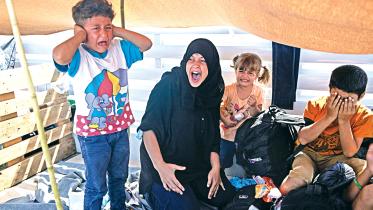teargas-clash-lesbos-greece-camp-moria.jpg