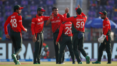 taskin_1st_wicket.jpg