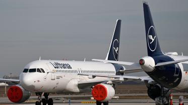 lufthansa-flies.jpg
