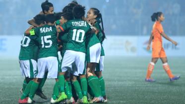 women-team.jpg