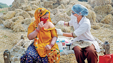 india-omicron-jab.jpg