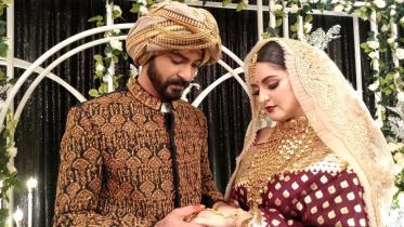 raj_and_pori_moni.jpg