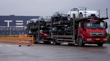 tesla-suspends-shanghai-factory.jpg