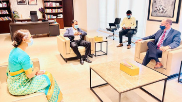 us_envoy_meets_kamal.jpeg