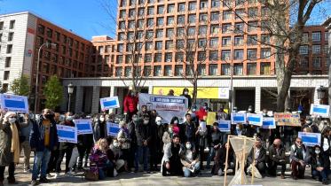 human_chain_of_immigrants_in_spain_12628.jpg