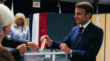 macron_web.jpg