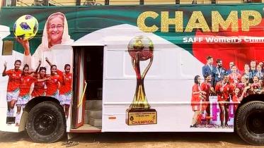bus_parade.jpg