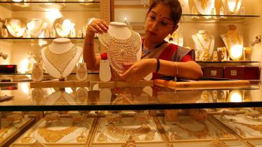 banks-divert-gold-supply.jpg