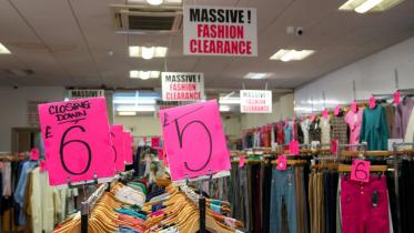 uk-economy-on-brink.jpg