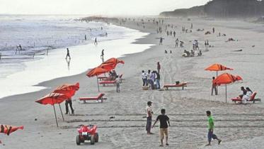 natural characters of the sea beach