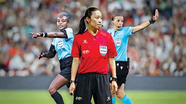 qatar-female-referre.jpg