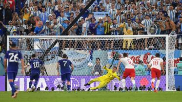 2022-11-30t194754z_246248393_up1eibu1izsae_rtrmadp_3_soccer-worldcup-pol-arg-report.jpg