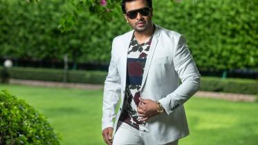 Shakib Khan flying to USA without shooting any new film