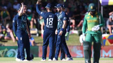2023-01-29t145003z_853888992_up1ej1t157dtb_rtrmadp_3_cricket-odi-zaf-eng-report_2.jpg