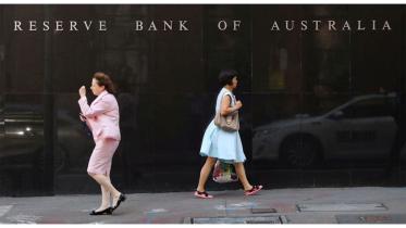 australia-lifts-rates.jpg