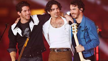 jonas-brothers-.jpg
