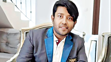 arav-khan.jpg