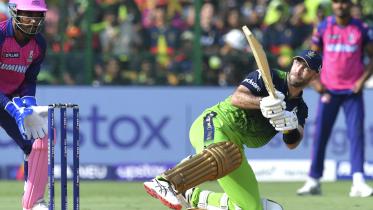 \Glenn Maxwell