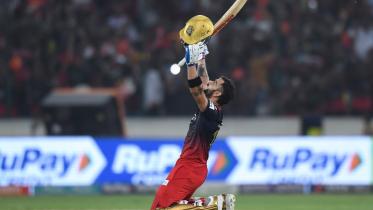 kohli_ipl_ton.jpg