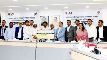 fbcci-donats-to-bangabazar.jpg