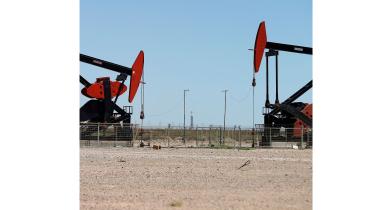 oil-sinks-after-saudi-.jpg