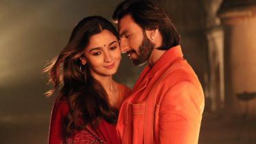 Alia Bhatt says 'Khela Hobe' in new trailer