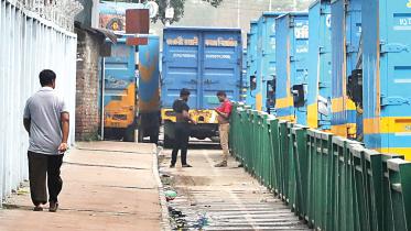 trucks-parked-1.jpg
