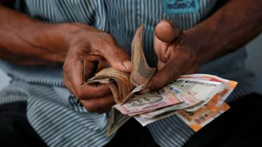 rupee-weakens.jpg