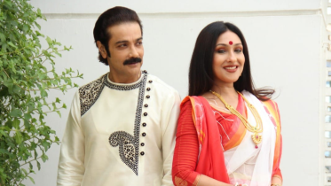 Prosenjit turns 61, Rituparna calls their bond valuable